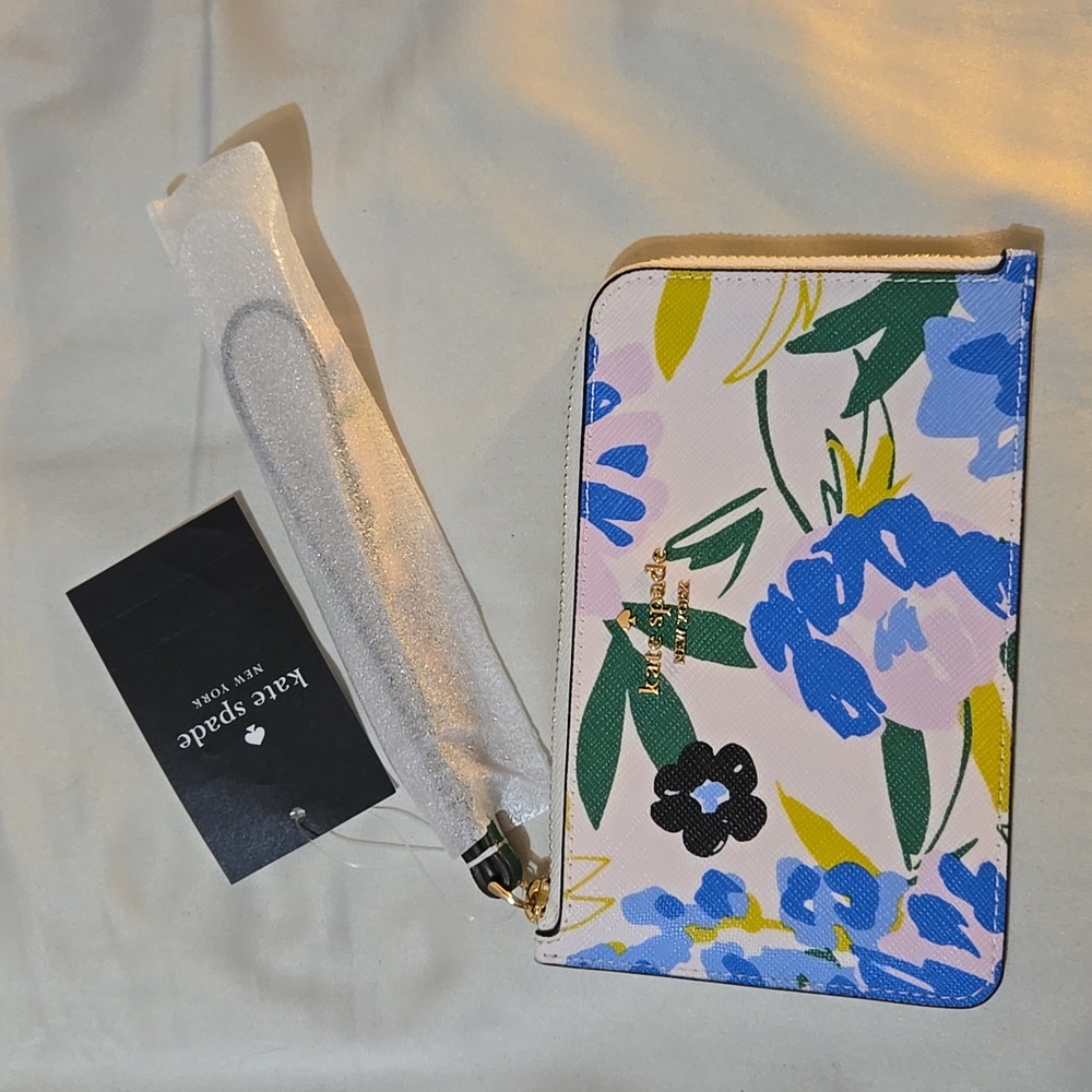Kate Spade of New York Lucy Floral Small L-Zip Wristlet - NWT - Picture 2 of 6